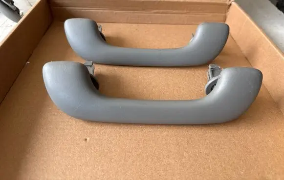Renault Trafic II (X83) A set of handles for the ceiling 8200000099 98193