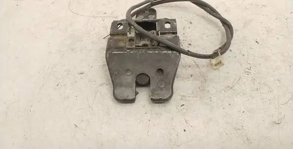 BMW 7 E38 Tailgate/trunk/boot lock/catch/latch 8174853