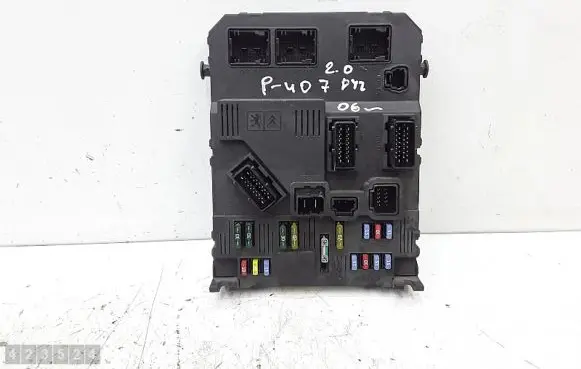 Peugeot 407 Fuse module 9655221080