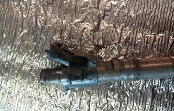 Volvo S80 Fuel injector 31303238