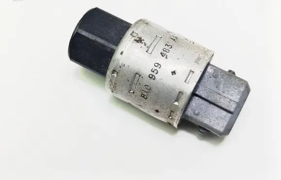 Audi A4 S4 B5 8D Air conditioning (A/C) pressure sensor 8A0959483AA