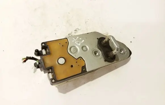 Peugeot 1007 Front door lock