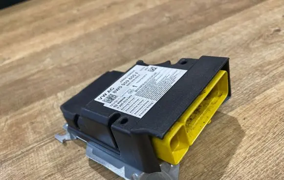 Audi A5 Airbag control unit/module 8W0959655F 0285013643