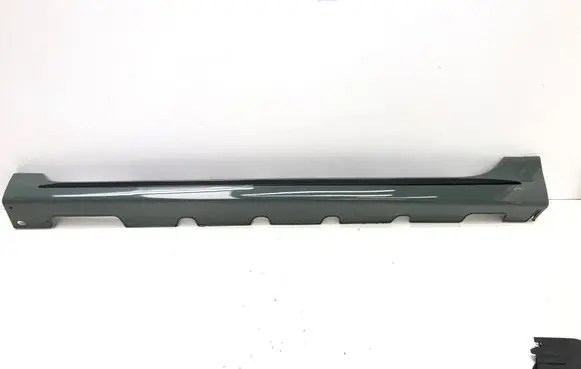 Sill/side skirt trim