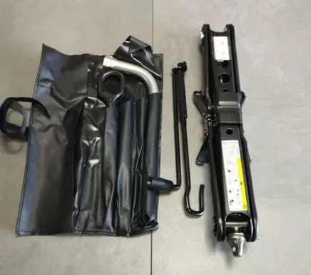 Audi A4 S4 B9 8W Lift Jack 8W0011031C 8K0805615B 8N0012219