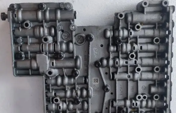 Audi A6 S6 C6 4F Transmission gearbox valve body 1071128332