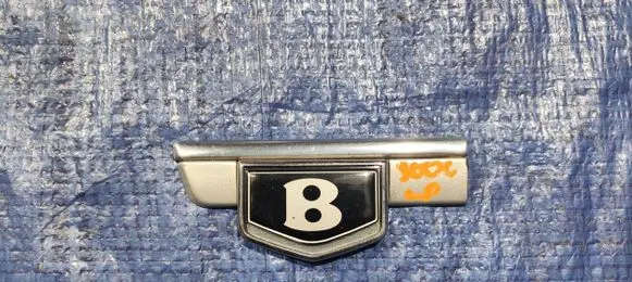 Chrysler 300 - 300C Fender model badge letters C22338 C-22338