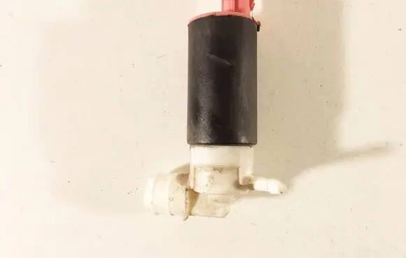 Toyota Yaris Windscreen/windshield washer pump
