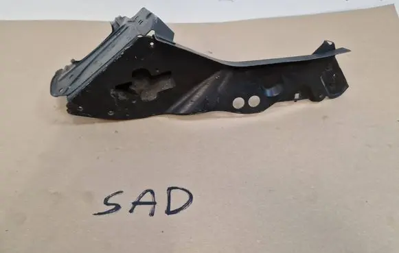 Mercedes-Benz CLS C219 Headlight/headlamp mounting bracket