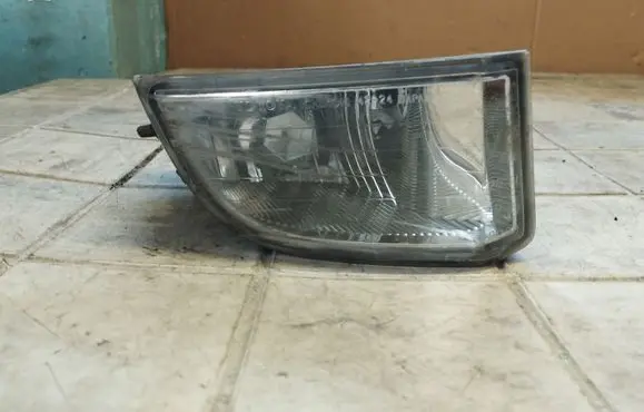 Toyota RAV 4 (XA20) Front fog light
