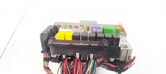 Opel Zafira A Fuse box set 24412497
