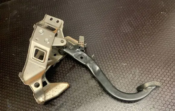 Opel Zafira B Brake pedal 24463406
