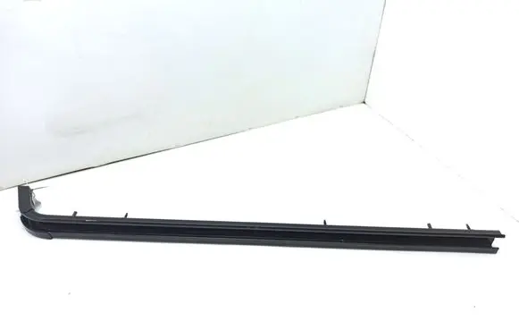 Renault Trafic III (X82) Sliding door middle roller runner 777603037R 93867636