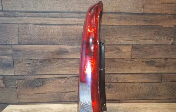 Nissan X-Trail T30 Rear/tail lights