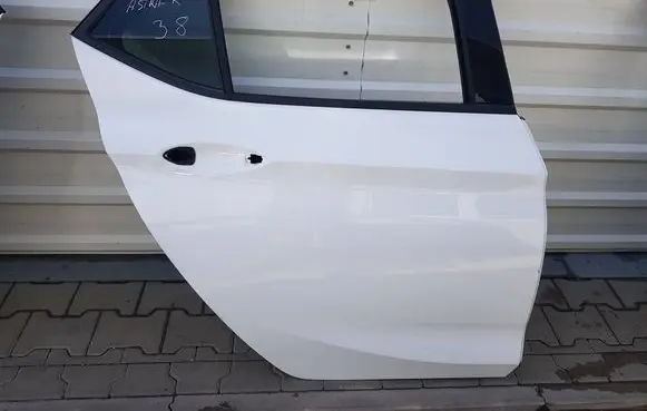 Opel Astra K Rear door 