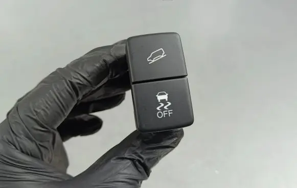 Honda CR-V Traction control (ASR) switch M50786