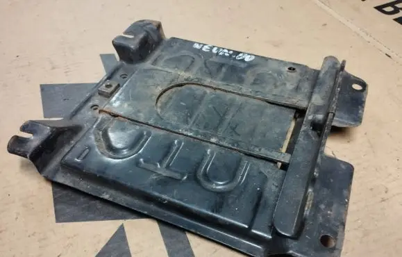 Chrysler Neon II Battery tray 05293217AB