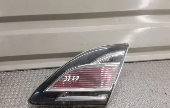 Tailgate rear/tail lights