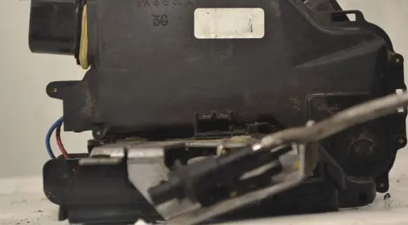 Audi A6 S6 C5 4B Rear door lock