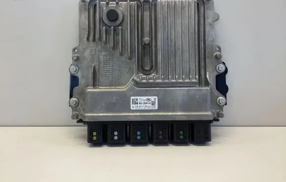 Land Rover Evoque II Engine control unit/module M8A212B684VAC