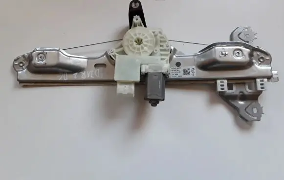 Renault Kadjar Rear window lifting mechanism without motor 827203827R