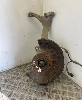 Audi A6 S6 C5 4B Front wheel hub