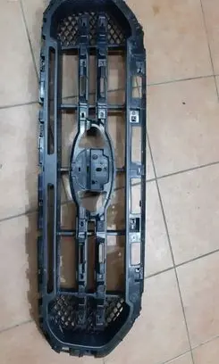 Ford Ranger Front bumper upper radiator grill 056468168