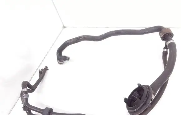 Mercedes-Benz CLS C219 Engine coolant pipe/hose A2118302396