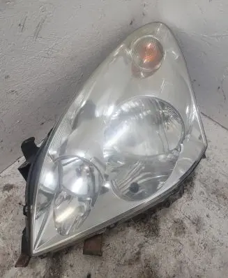 Toyota Corolla Verso AR10 Headlight/headlamp