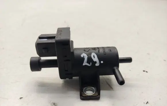 Nissan Qashqai Turbo solenoid valve 8200762597