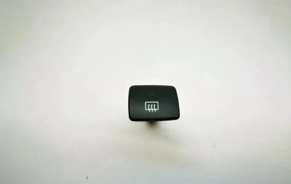 Hyundai Santa Fe Windscreen/window heater switch 9371026500