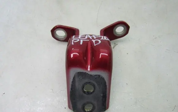 Nissan Leaf II (ZE1) Rear door lower hinge