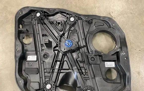 Renault Captur Front window lifting mechanism without motor 95200200100