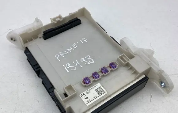 Toyota Prius Prime Central body control module 8273047530C 7G241261 5085