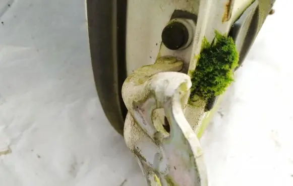 Volvo S40, V40 Rear door lower hinge
