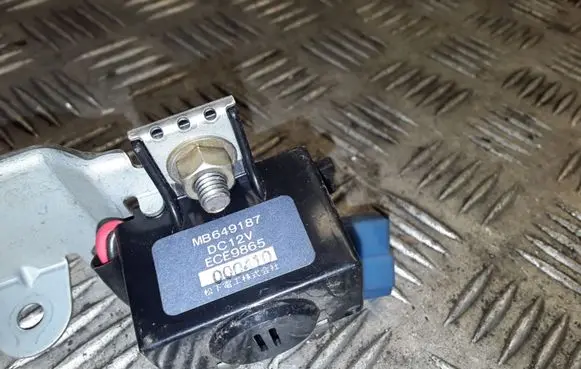 Mitsubishi Pajero Horn buzzer relay MB649187 ECE9865