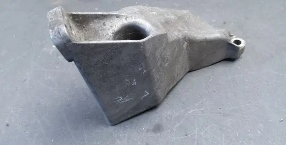 Audi A4 S4 B5 8D Engine mounting bracket 8D0199307P