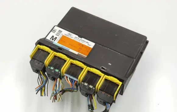Ford Mondeo Mk III Comfort/convenience module 5WK48753F 3S7T-15K600-MC