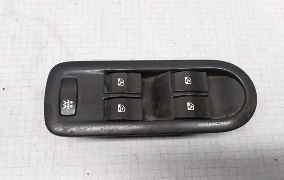 Renault Megane II Electric window control switch 156018070