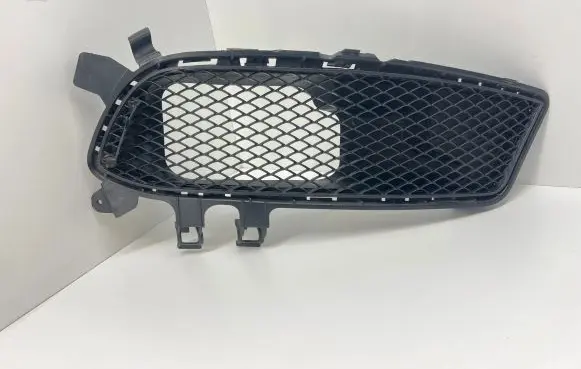 Mercedes-Benz A W176 Front bumper lower grill A1768850063