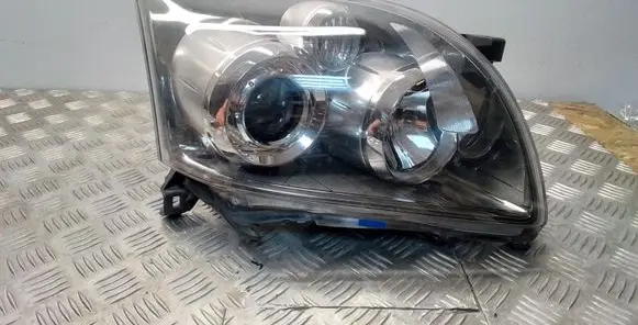 Toyota Avensis T250 Headlight/headlamp 35108