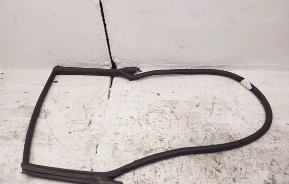 Audi A7 S7 4K8 Rear door rubber seal (on body) 4K8833708