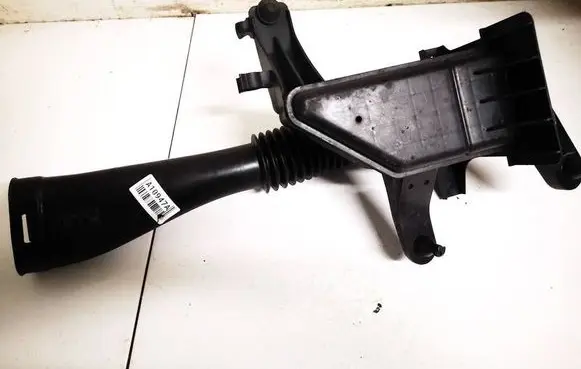 Intake resonator
