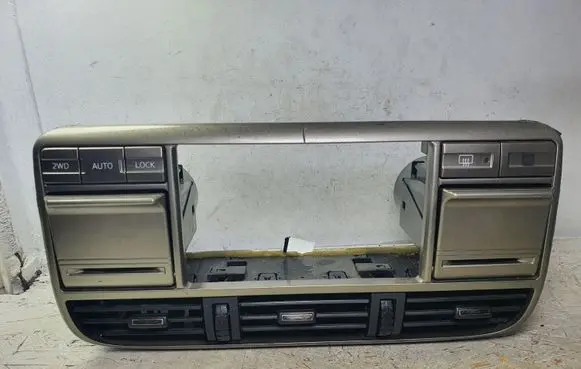 Nissan X-Trail T30 Dash center air vent grill 687508H900