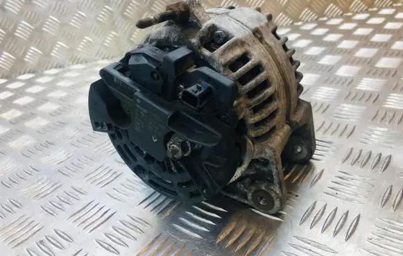 Renault Clio III Generator/alternator 124425037