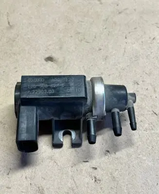 Volkswagen Golf IV Turbo solenoid valve 1J0906627C 05T103 72290303