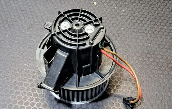 Mercedes-Benz C W204 Heater fan/blower V7771001