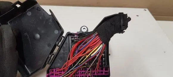 Audi A6 S6 C6 4F Fuse box set 8D2941824