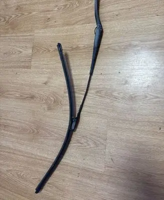 Volvo C30 Front wiper blade arm 8623159
