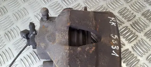 Volkswagen Golf Plus Front brake caliper